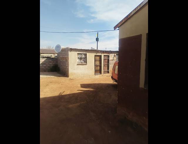 2 BEDROOM HOUSE FOR SALE IN PALM RIDGE EXT 2